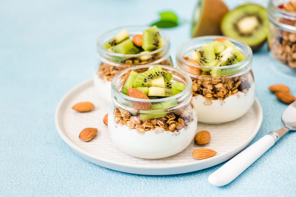Greek Yogurt, Kiwi & Granola