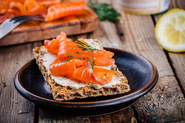 Crispbread With Smoked Salmon, Cottage Cheese & Dill